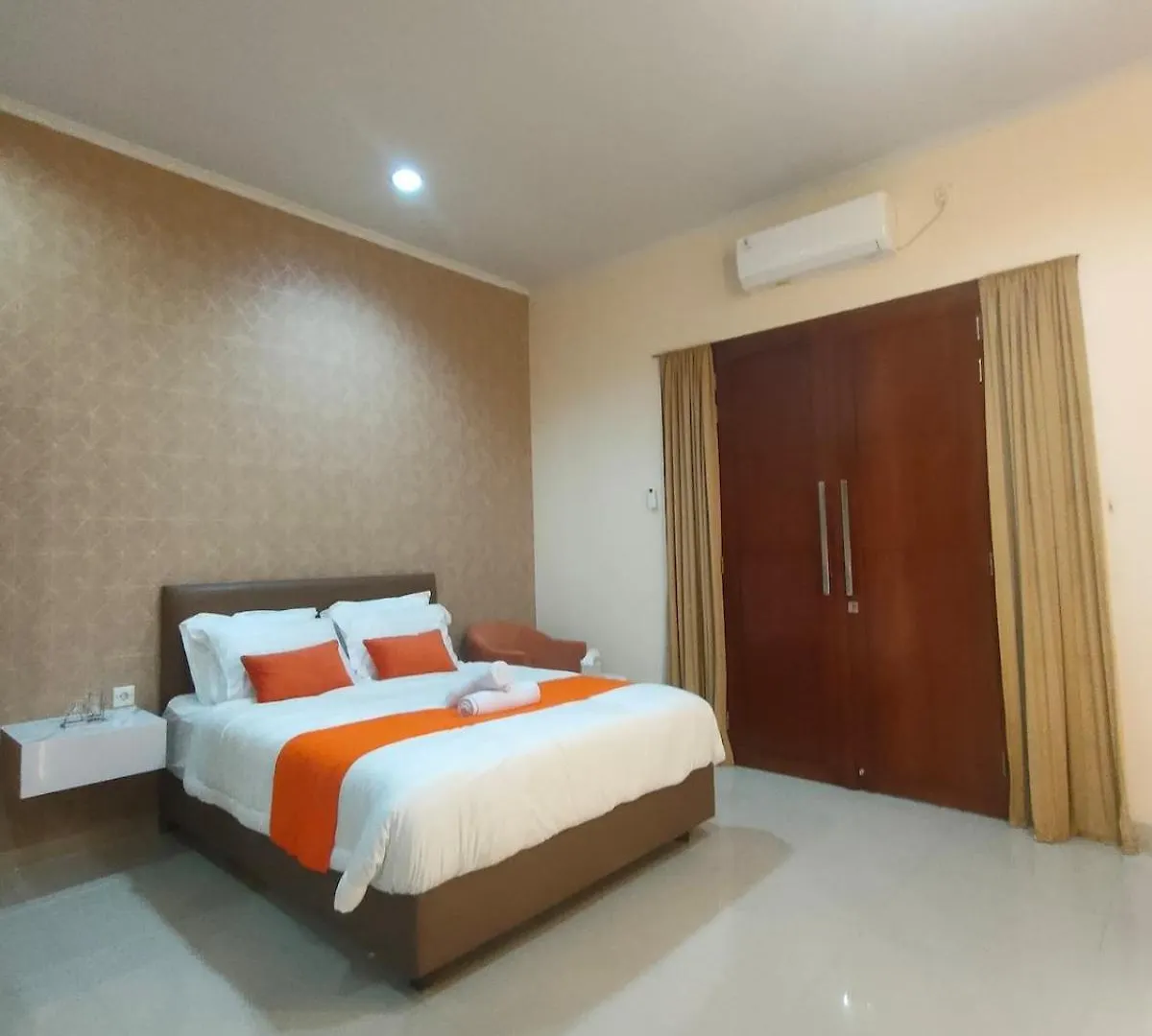 Puri Ratu Jimbaran With Private Pool Villa  Jimbaran (Bali)